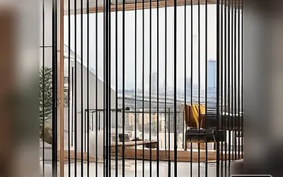 Non-load-bearing wall construction